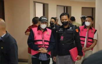 Kejaksaan Agung (Kejagung) resmi menetapkan tiga orang sebagai tersangka dalam kasus dugaan korupsi terkait pemberian fasilitas kredit kepada PT Sri Rejeki Isman (Sritex). (Istimewa)