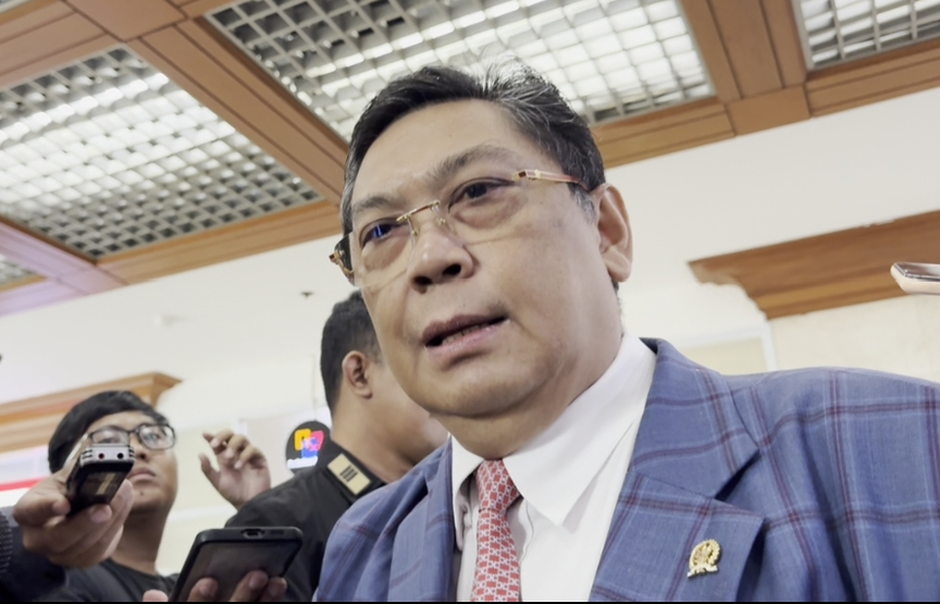 Ketua Komisi I DPR Utut Adianto di gedung DPR, kompleks parlemen, Senayan, Jakarta, Kamis, 13 Maret 2025. (Beritasatu/Yustinus Patris Paat)