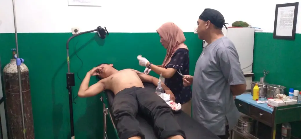 Image Credit Istimewa - Gegara Tatapan Mata, Pengemudi Ojol di Jatinangor Sumedang Jadi Korban Penusukan.