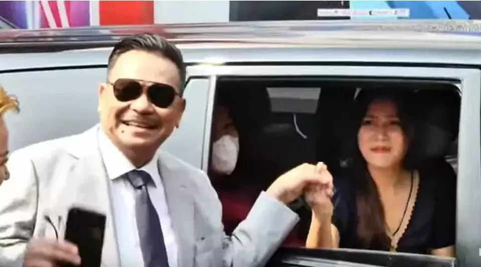 Image Credit You Tube/BTV - Senyum terpancar di wajah Jessica Kumala Wongso, terpidana kasus pembunuhan kopi sianida, yang bebas bersyarat dari Lembaga Pemasyarakatan (LP) Wanita Pondok Bambu, Jakarta Timur, Minggu 18 Agustus 2024.
