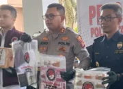 Polres Bandara Soekarno Hatta dan Bea Cukai Bandara Soekarno Hatta, mengagalkan percobaan penyelundulan narkoba jenis ganja berbentuk permen, melalui kargo setempat. (Liputan6/Pramita Tristiawati).