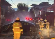 Mobil listrik BYD Seal terbakar di garasi. (Dok. Gulkarmat Jakarta Barat)