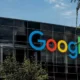 Image Credit Google Office - Pengadilan Rusia telah memutuskan untuk mendenda Google sebesar RUR 20 undesiliun atau setara US 2,5 desiuliun usai Google terindikasi menghapus saluran YouTube yang dikelola negara dan pemerintah Rusia.