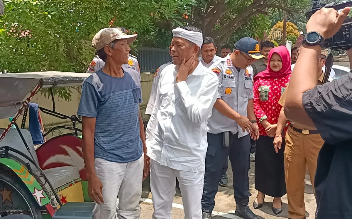 Image Credit Istimewa - THR Rp3 Juta untuk Tukang Becak di Cirebon dari Gubernur Jabar.