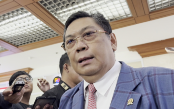 Ketua Komisi I DPR Utut Adianto di gedung DPR, kompleks parlemen, Senayan, Jakarta, Kamis, 13 Maret 2025. (Beritasatu/Yustinus Patris Paat)