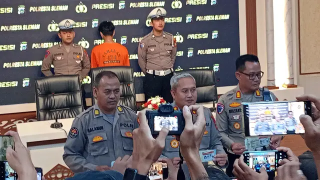 Kapolresta Sleman Kombes Edy Setyanto Erning Wibowo saat pengumuman penetapan pengemudi BMW CCP sebagai tersangka, Rabu (28/5/2025). (© Kukuh Setyono).