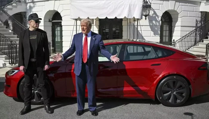 Presiden AS Dilarang Mengemudi, Donald Trump Kecewa Tak Bisa Kendarai Tesla Model S