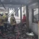 Kebakaran Hebat Hanguskan Warung dan 30 Kamar Kos di Legian.(beritabali/ist)