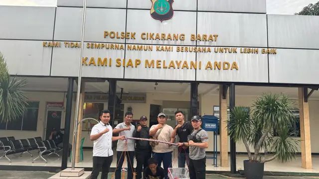 Pencuri sepeda motor ditangkap di Bekasi. (Ady Anugrahadi).