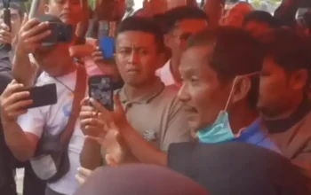 Kerabat korban insiden ledakan amunisi Garut, Agus Setiawan (Beritasatu/Herlan Adiwisastra)