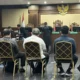Sebanyak tiga mantan hakim Pengadilan Negeri (PN) Surabaya yang memutus bebas Ronald Tannur dalam kasus kematian Dini Sera, kini dituntut hukuman penjara antara 9 hingga 12 tahun. (Beritasatu/Zhulfakar)