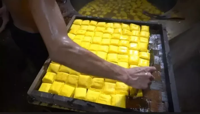 Harga Kedelai Melambung, Perajin Tahu di Kuningan Terancam Gulung Tikar