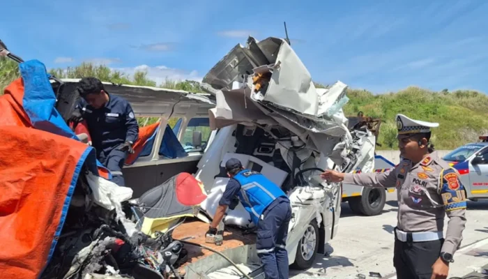 Kecelakaan Maut di Tol Cisumdawu: Travel Bandung–Cirebon Tabrak Truk, 3 Penumpang Tewas
