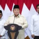 Image Credit Galih Pradipta/Antara - Presiden Prabowo Subianto (tengah) didampingi Wakil Presiden Gibran Rakabuming Raka (kanan), Menteri Koordinator Pemberdayaan Masyarakat Muhaimin Iskandar (kiri) memberikan keterangan pers sebelum bertolak ke India di Pangkalan TNI AU Halim Perdanakusama, Jakarta, Kamis (23/1/2025). di Pangkalan TNI AU Halim Perdanakusama, Jakarta, Kamis (23/1/2025).