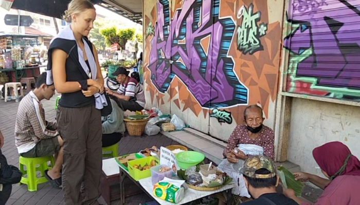 Lopis Mbah Satinem: Kuliner Legendaris yang Jadi Incaran di Yogyakarta