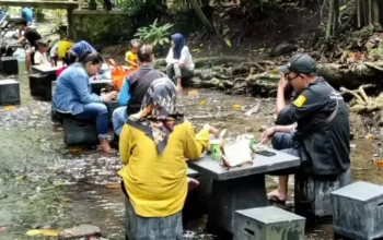 Menikmati Sensasi Nasi Iwak Kali di Wisata Alaska Kediri