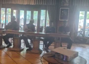 Image Credit Sifa/RRI - Tunjung W Sutirto sebagai Inisiator Tema jenang , Heru Mataya dan Mayor Haristanto tengah memberikan keterangan pers di hadapan awak media terkait Festival jenang Nusantara pada Kamis(13/2/2025).