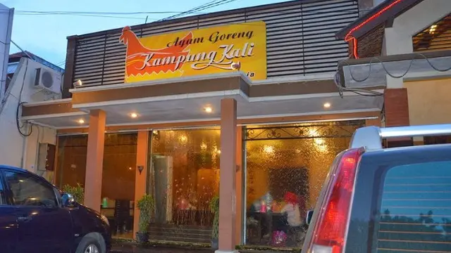 Ayam Goreng Kampung Kali. IG @ayamgoreng_kpx