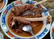 Gulai Kikil Kambing Empuk dan Gurih di Warung Mbah Murtini Kediri, Sudah Bertahan 40 Tahun