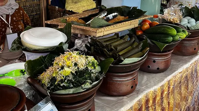 Ragam kuliner Pasar Medang untuk merayakan Waisak 2025 di Borobudur. (Instagram/@borobudurpark)