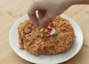 Cara Masak Telur Barendo Khas Padang yang Krispi ala Chef Devina Hermawan. (Dok: YouTube )