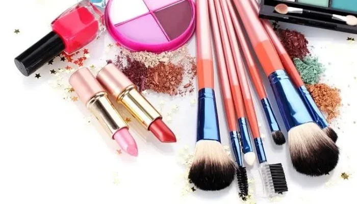 Mengapa Perlu Memperhatikan Tanggal Kadaluarsa Kosmetik?