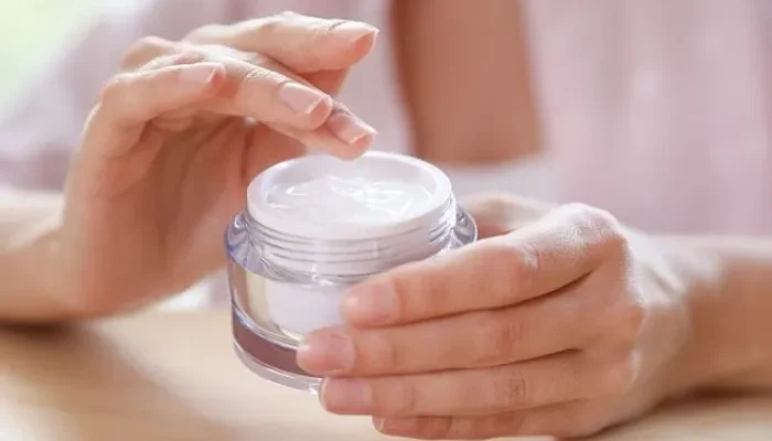 Pilih Skincare atau Makanan Sehat? Ini Jawaban Pakar untuk Kulit Glowing dan Sehat