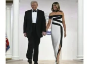 Image Credit Instagram - Melania Trump tampil memukau dengan gaun strapless elegan karya Hervé Pierre, melanjutkan tema hitam-putih yang klasik.