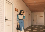 Ilustrasi - Outfit ke Mall Rok Denim Panjang dengan Sweater untuk Look Trendy.