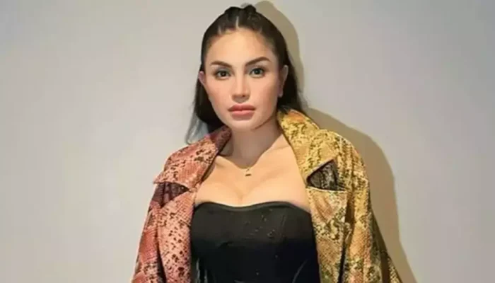 Nikita Mirzani Sentil Uya Kuya soal Skincare Berbahaya: “Lu Sok Tahu!”