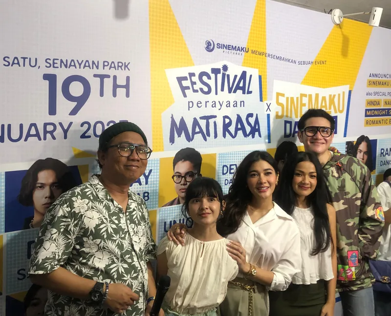 Image Credit Rifaldi Putra Irianto/MI - Cast film Hanya Namamu Dalam Doaku.