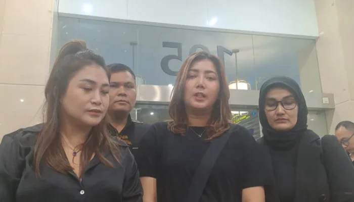 Niat Pratiwi Noviyanthi Datangi Rumah Duka Alvin Lim Terlaksana, Dapat Pesan Menyentuh dari Adik Alvin Lim