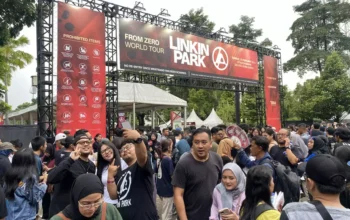 Image Credit Juan Ardya Guardiola/Beritastau - Ribuan penggemar ramaikan comeback Linkin Park di Jakarta, Minggu 16 Februari 2025.