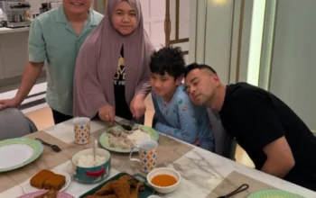 Image Credit Instagram/ @raffinagita1717 - Menu Sahur di Rumah Raffi Ahmad Jadi Sorotan, Warganet Sebut Tetap Merakyat.