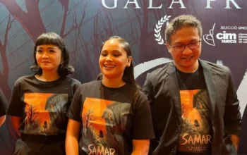 Image Credit Sri Dewi Larasati/Antara - Aktris Aurora Ribero (tengah) saat jumpa pers di gala premiere film "Samar" di Jakarta, Minggu (02/03/2025).