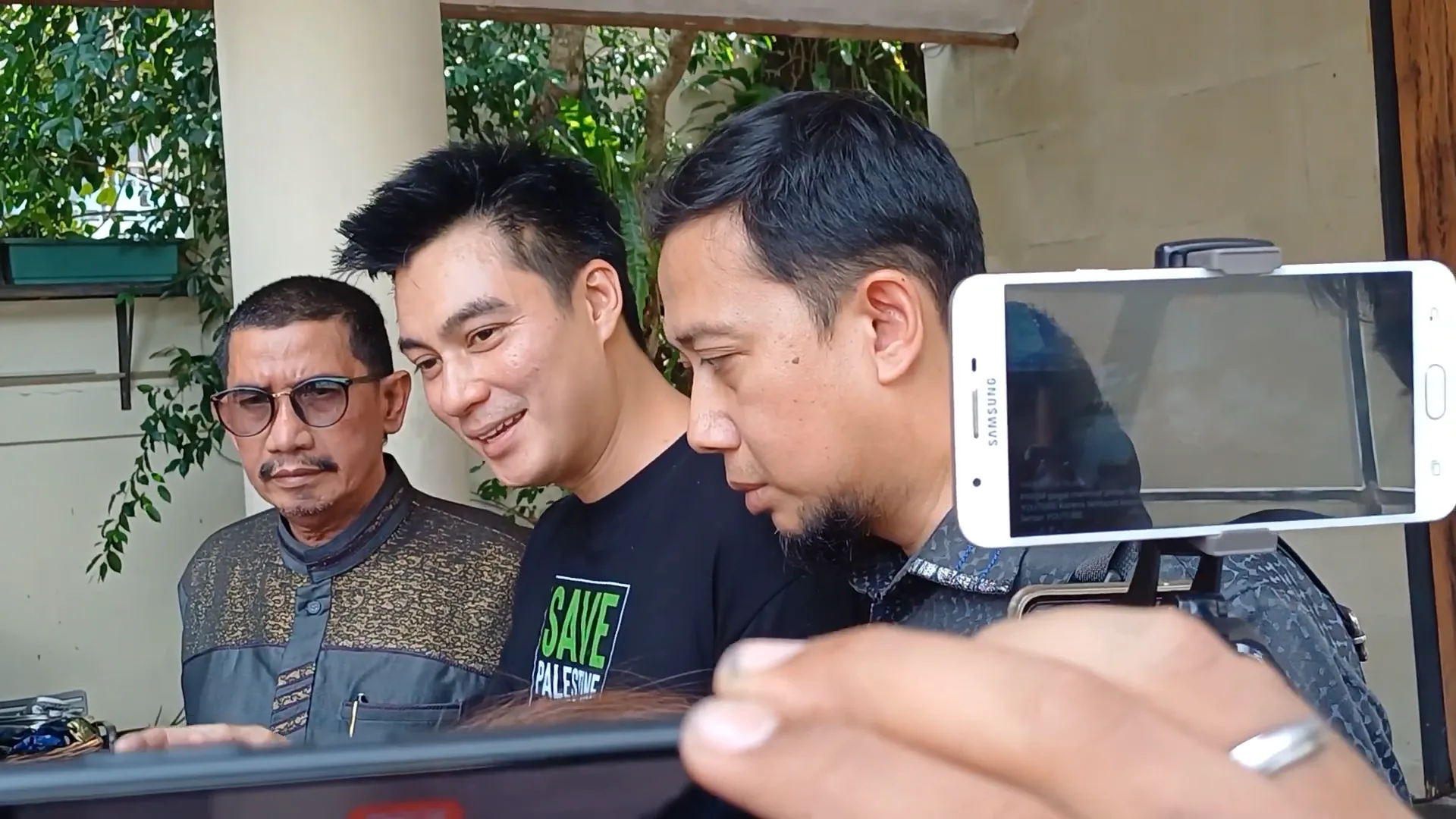 Image Credit Istimewa - Sidang Perceraian Baim Wong dan Paula Verhoeven: Hakim Lakukan Pemeriksaan Setempat.