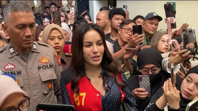 Sidang mediasi Nikita Mirzani dan Reza Gladys kembali digelar di Pengadilan Negeri Jakarta Selatan, Selasa (8/7/2025). Lagi-lagi Reza Gladys tidak hadir. (M Altaf Jauhar/ Liputan6)