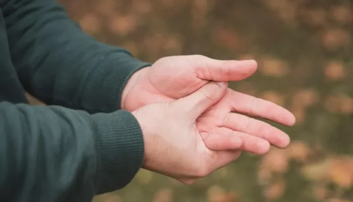 Kolesterol Tinggi Bisa Sebabkan Nyeri di Jari Tangan dan Kaki, Waspadai Dampaknya!