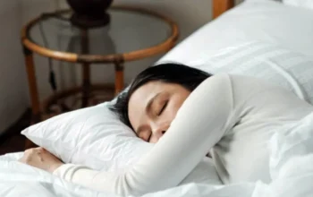 Kurang Tidur dan Tidur Berlebihan Bisa Berdampak Buruk bagi Kesehatan