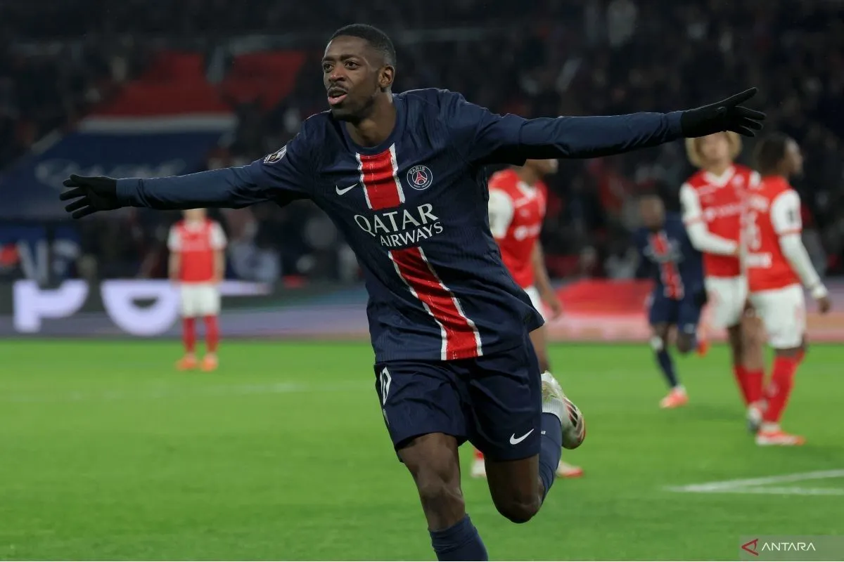 Image Credit Thomas Samson/AFP - Penyerang Paris Saint-Germain #10 Ousmane Dembele pada pertandingan sepak bola Liga Prancis di Stadion Parc des Princes di Paris pada Sabtu (25/1/2025).