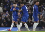 Image Credit Kirsty Wigglesworth/AP - Penyerang Chelsea Pedro Neto (kiri) merayakan gol setelah menjebol gawang West Ham United dalam lanjutan Liga Inggris di Stadion Stamford Bridge, Senin, 3 Februari 2025.