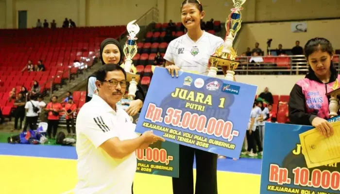 RMS Karawang dan Petrokimia Gresik Juara Kejuaraan Voli Piala Gubernur Jateng 2025