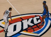 Aksi pemain Thunder SGA saat melawan Grizzlies di playoff NBA 2025 (AFP)