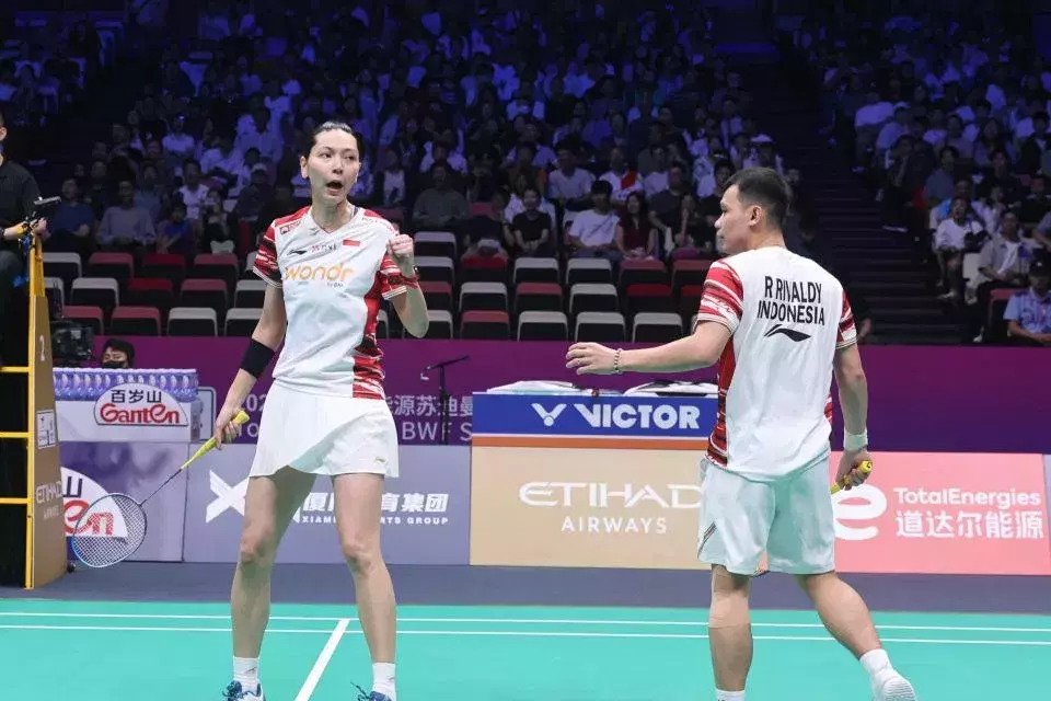 Pemain ganda campuran tim Sudirman Cup Indonesia Rinov Rivaldy/Gloria Emanuelle Widjaja. (Humas PP PBSI)