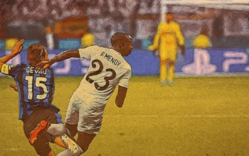 Ilustrasi - Gelandang Atalanta asal Belanda Marten de Roon (kiri) dan bek Real Madrid asal Prancis Ferland Mendy berebut bola selama pertandingan sepak bola Piala Super UEFA antara Real Madrid dan Atalanta BC di Warsawa, pada 14 Agustus 2024.