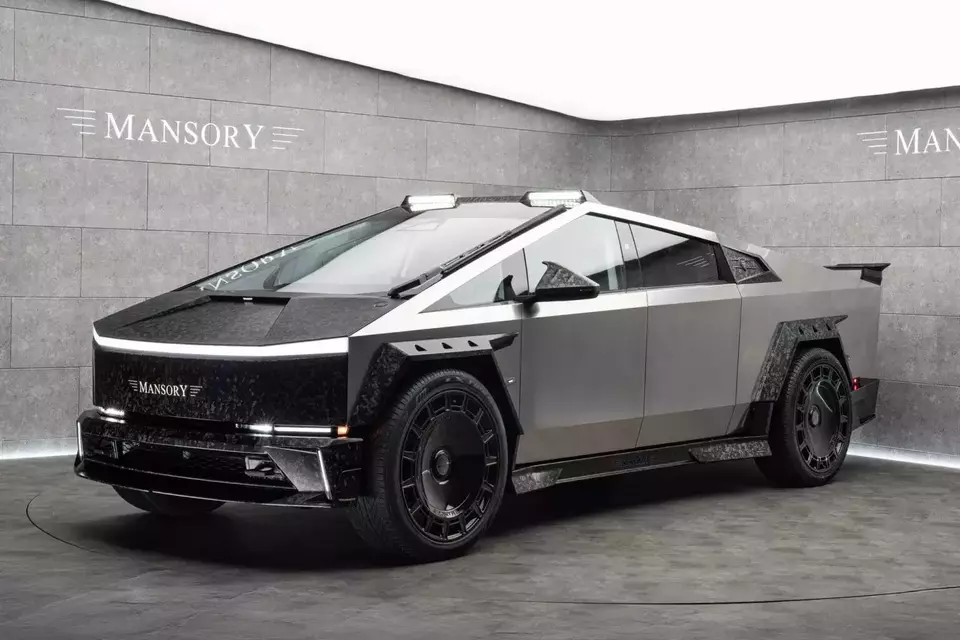 Tesla Cybertruck racikan Mansory terlihat ekstrem. (Mansory)