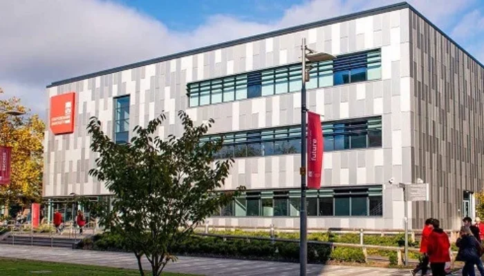 Staffordshire University: Pilihan Tepat untuk Menyiapkan Karier di Dunia Kerja Global