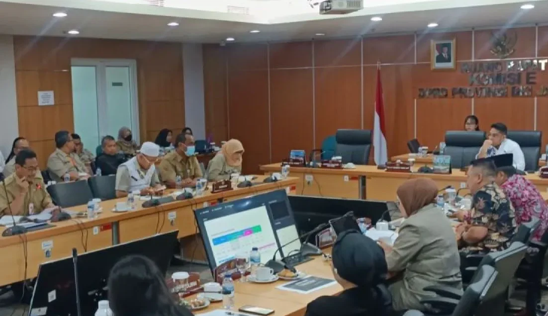 Image Credit Khaerul Izan/Antara - Suasana rapat Komisi E DPRD DKI Jakarta bersama Dinas Pendidikan DKI di Jakarta, Senin (3/2/2025).