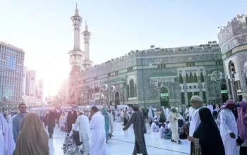 Sebagai muslim, kita pasti punya impian untuk pergi ke Tanah Suci. Setidaknya bisa umrah.(Shutterstock)