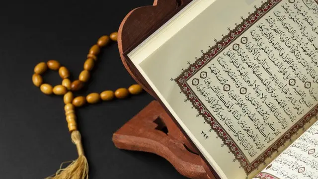 060474300 1617870976 close up islamic new year with quran book 23 2148611710